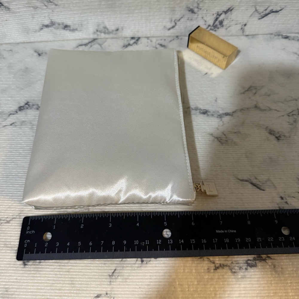 Chanel Beauty COCO Mademoiselle Cream Satin Zippered Pouch - Picture 10 of 11